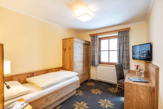 Zimmer & Ferienwohnungen in Obertauern – Hotel Weningeralm